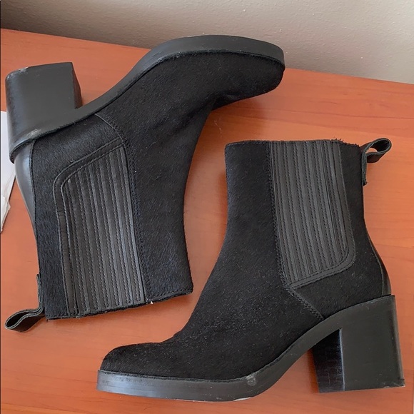 New UGG Cow leather Camden Booties Sz 5 - Picture 2 of 7